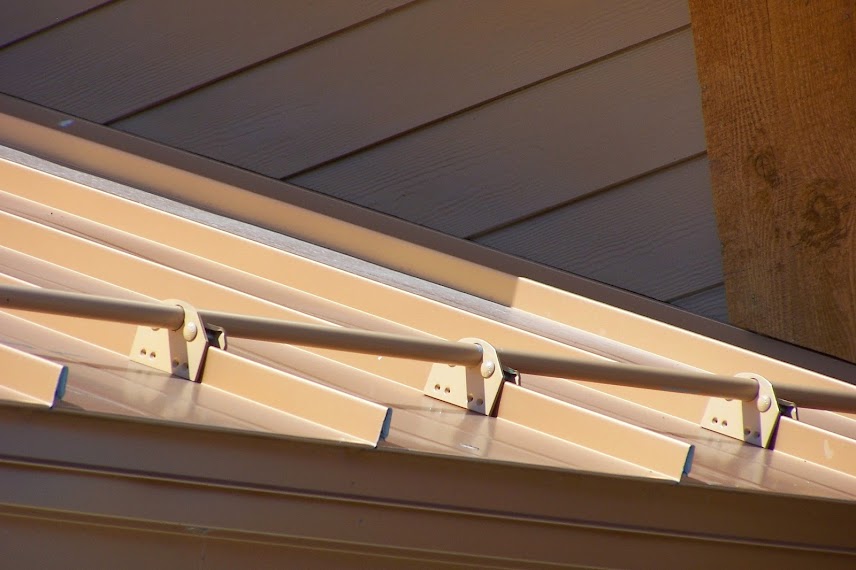 Ice dam on roof